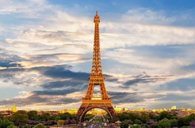 A Quick Guide to Paris’ Top 5 Tourist Hotspots