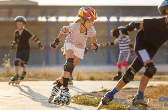 Roller Skates or Roller Blades for a Child? Choosing the Right Option and Driving Techniques