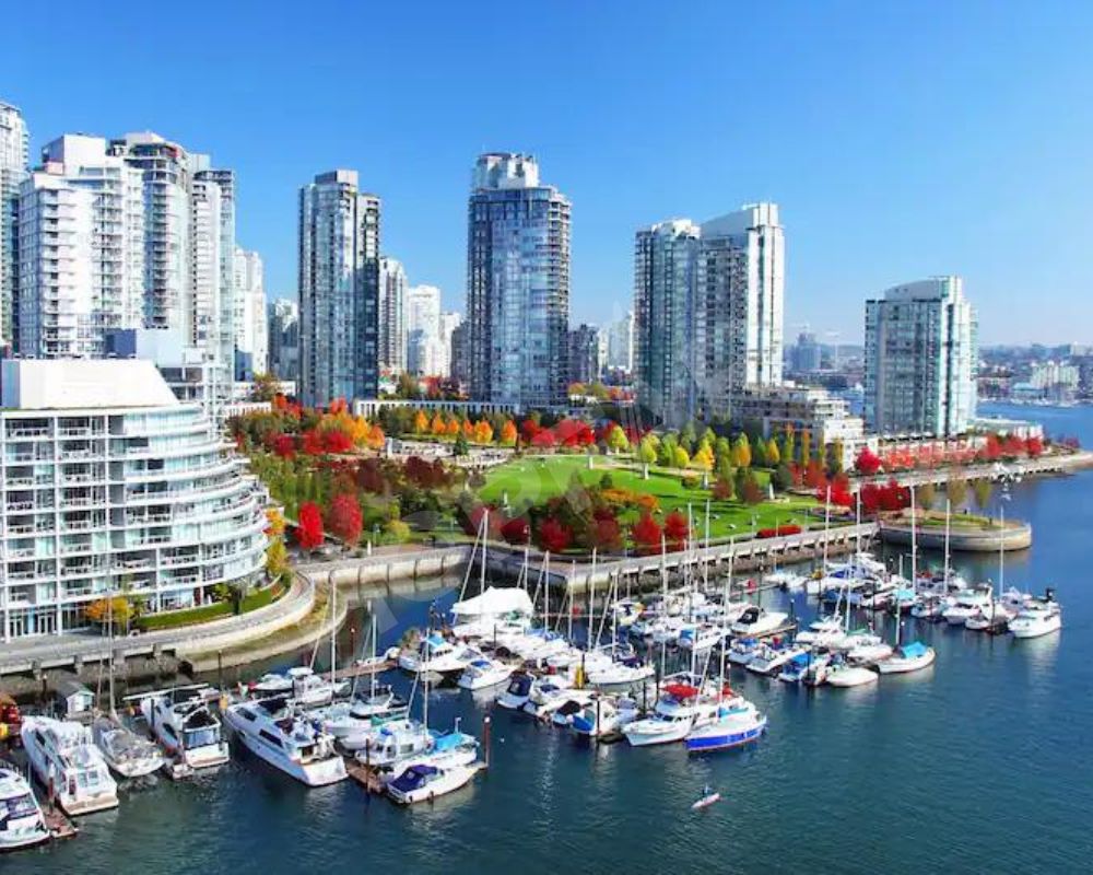 Exploring the Best 14 Magical Spots of Canada